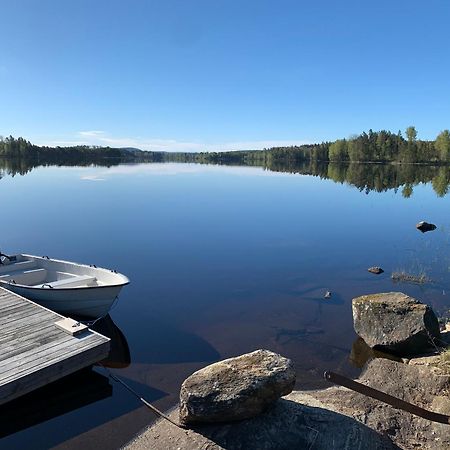 Cozy Cottage By The Lake, Charlottenberg Åmotfors エクステリア 写真