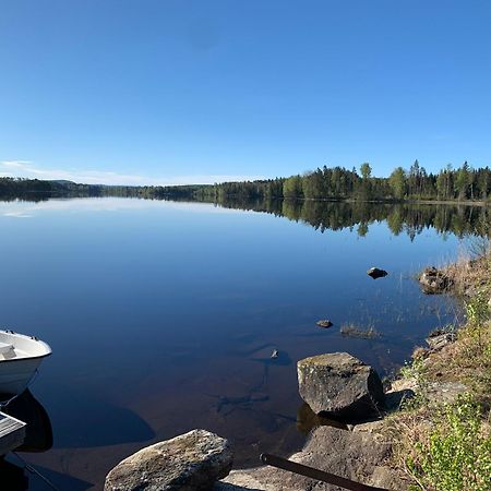 Cozy Cottage By The Lake, Charlottenberg Åmotfors エクステリア 写真